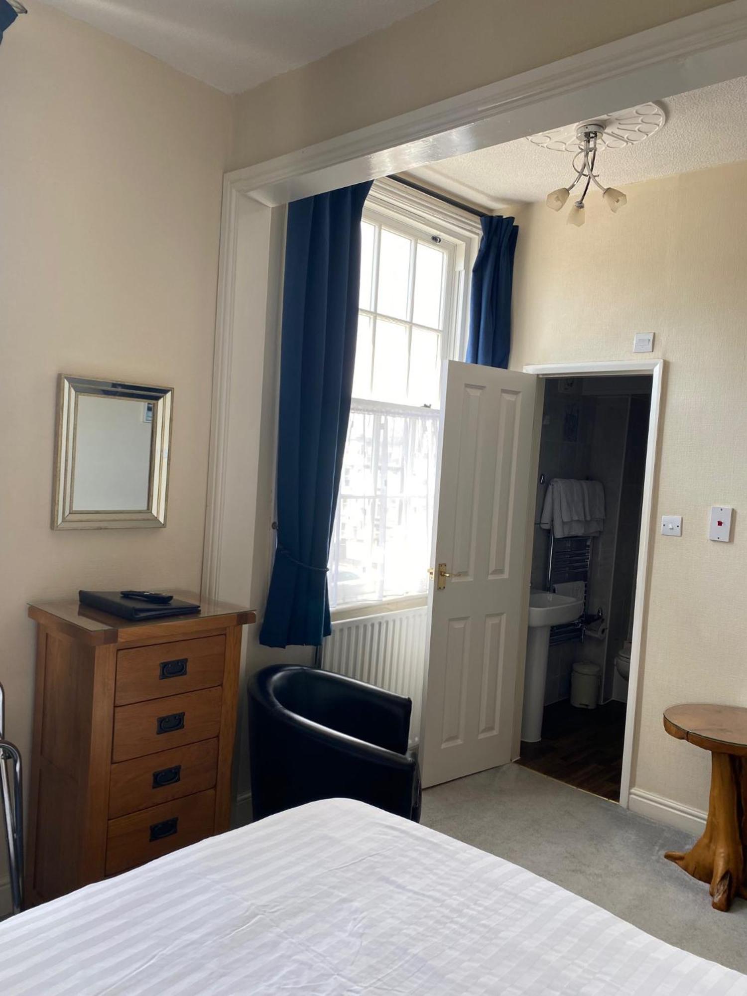 Guest house The Leeway Scarborough